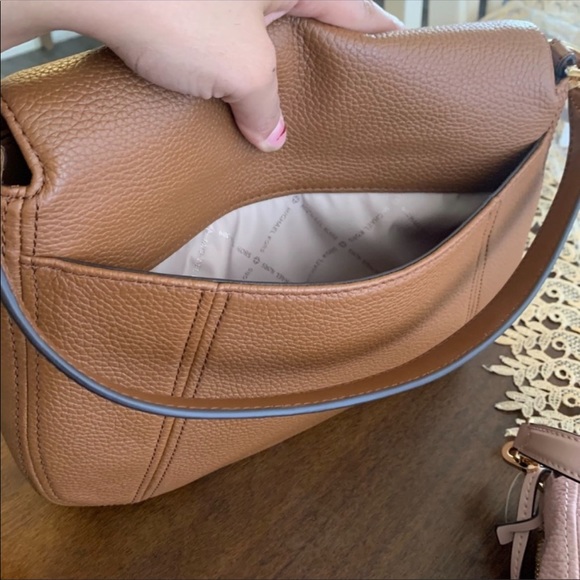 New Mk 🥰shoulder / crossbody Bedford bag - Picture 4 of 7
